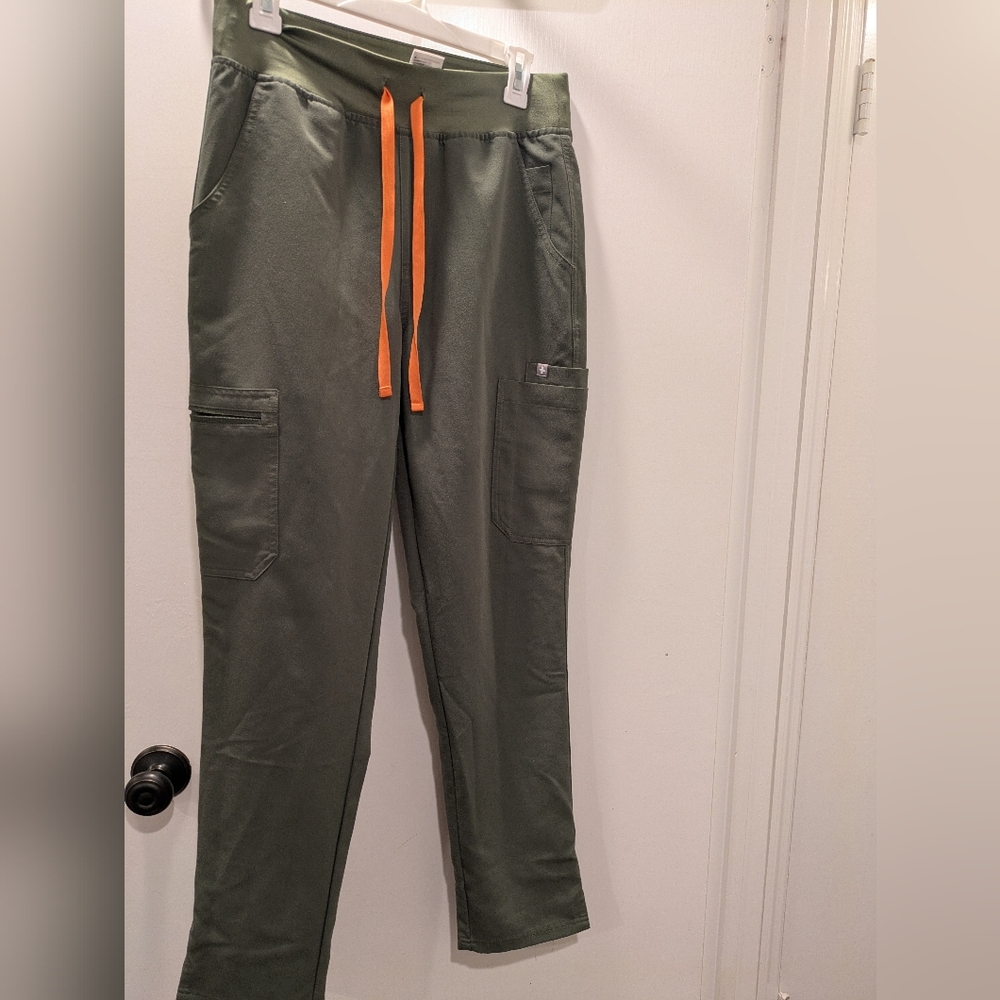 FIGS moss Scrub Pants